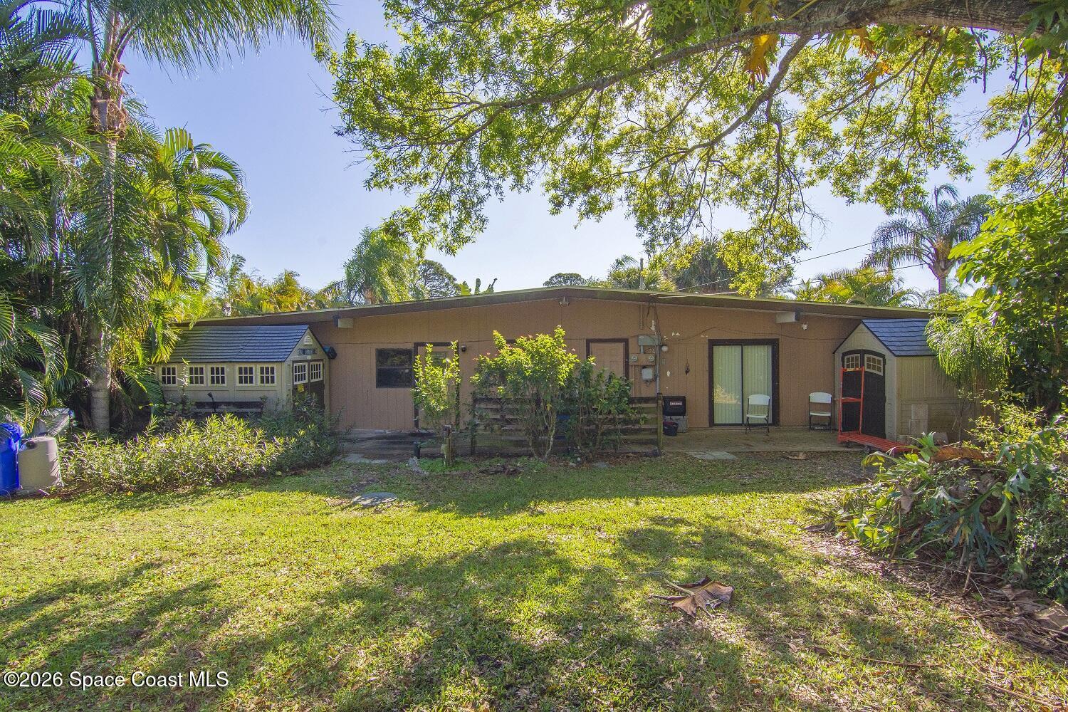 422 Del Monte Road, Unit A&B Sebastian, FL 32958 - Photo 6 of 35 Image00032