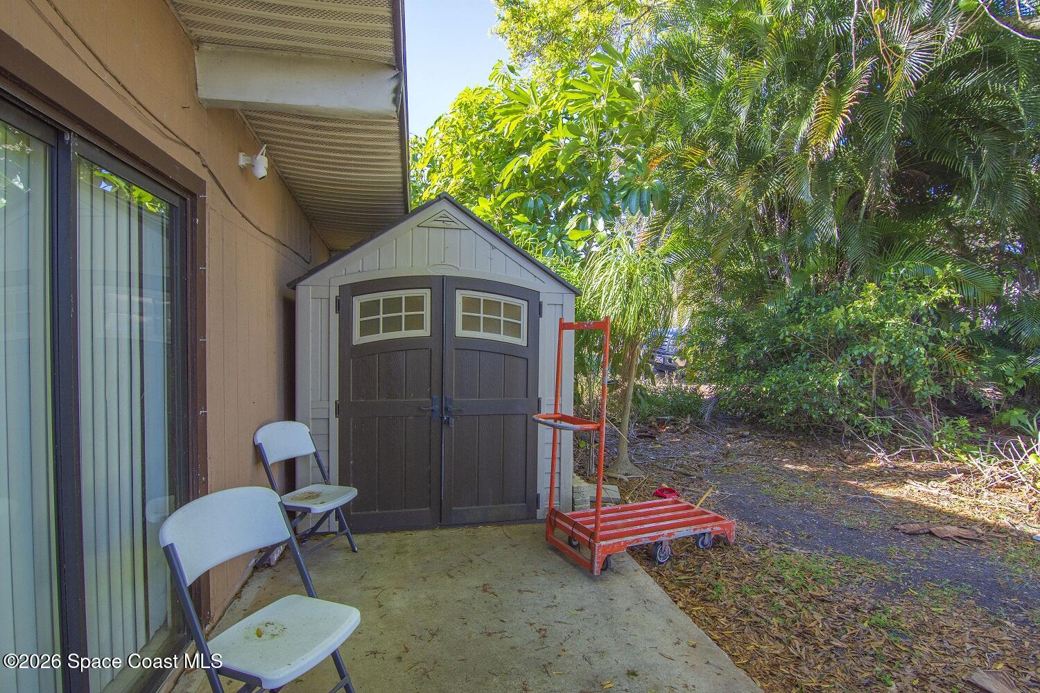 422 Del Monte Road, Unit A&B Sebastian, FL 32958 - Photo 9 of 35 Image00033