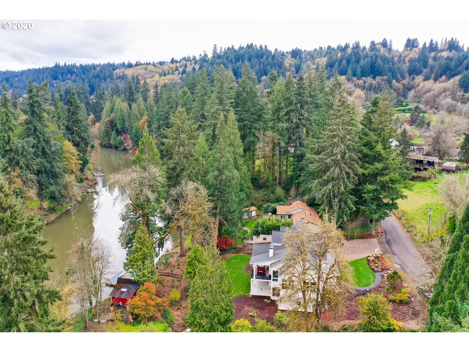 22040 Southwest Ribera Lane West Linn, OR 97068 - Photo 3 of 29 Gallery Image 3