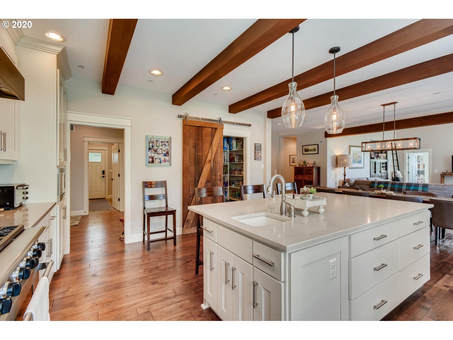 22040 Southwest Ribera Lane West Linn, OR 97068 - Photo 6 of 29 Gallery Image 6