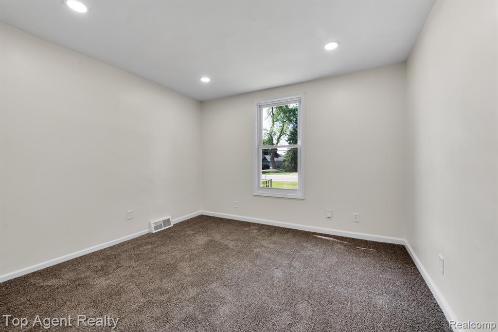 1541 East Wattles Road Troy, MI 48085 - Photo 13 of 32
