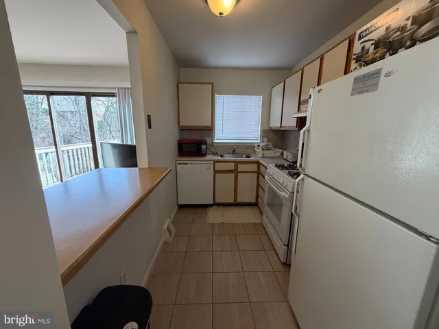 $2,300 | 9331 Jamison Avenue, Unit B, Philadelphia, PA 19115