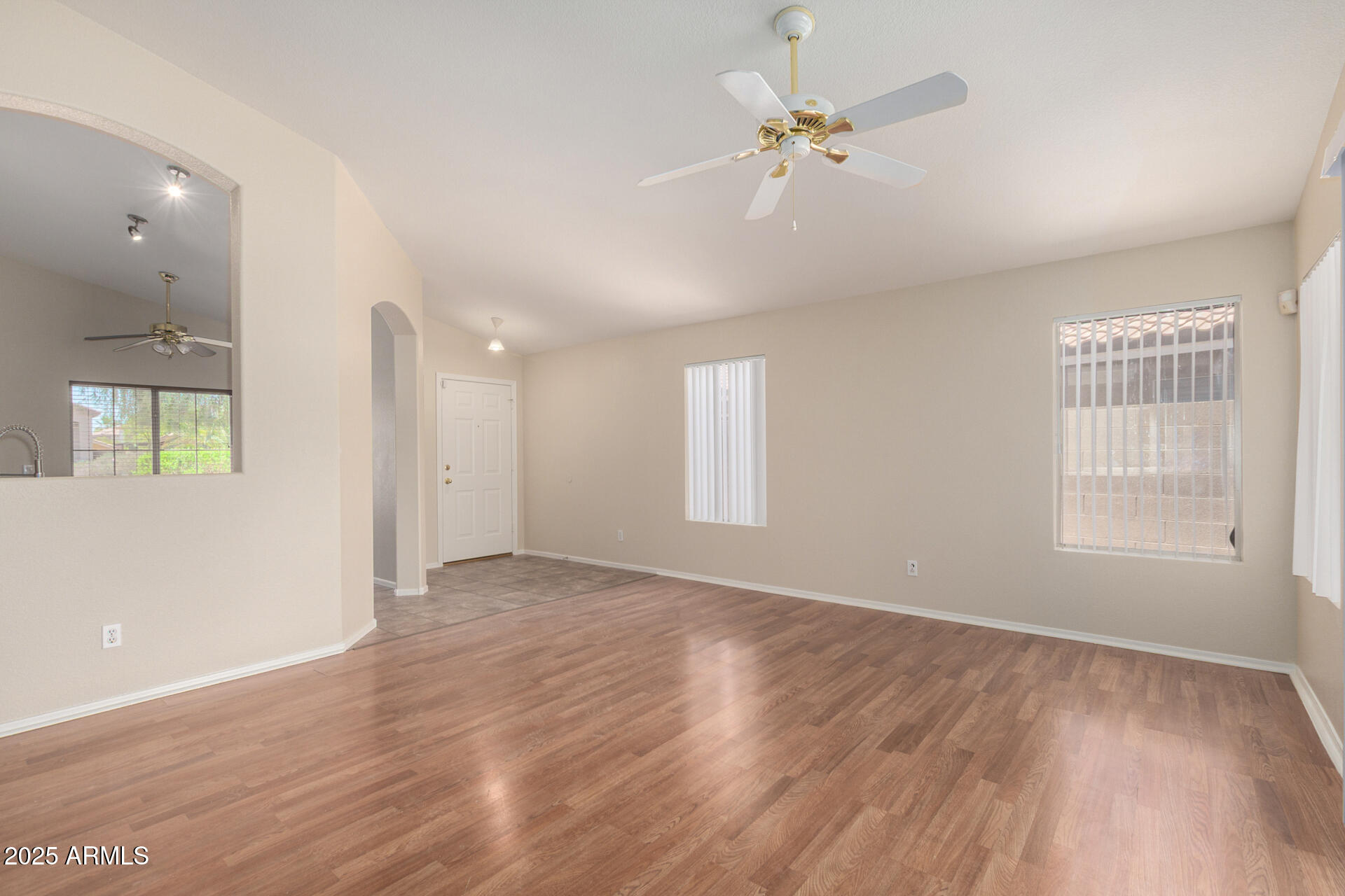 14706 West Ely Drive Surprise, AZ 85374 - Photo 9 of 33 11 Ely