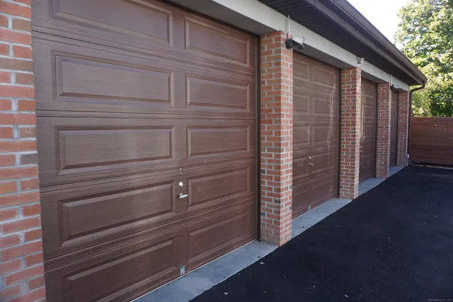 $1,200 | 351 Gregory Street, Bridgeport, CT 06604