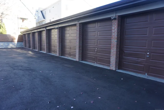 $1,200 | 351 Gregory Street, Bridgeport, CT 06604