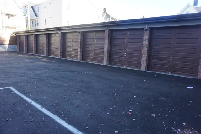 $1,200 | 351 Gregory Street, Bridgeport, CT 06604