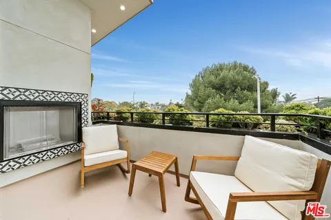 $3,960,000 | 701 Vernon Avenue, Venice, CA 90291