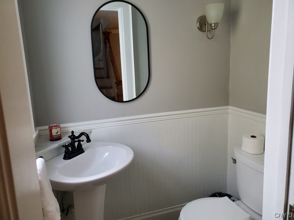 141 Hampton Road Syracuse, NY 13203 - Photo 11 of 22 .5 bath