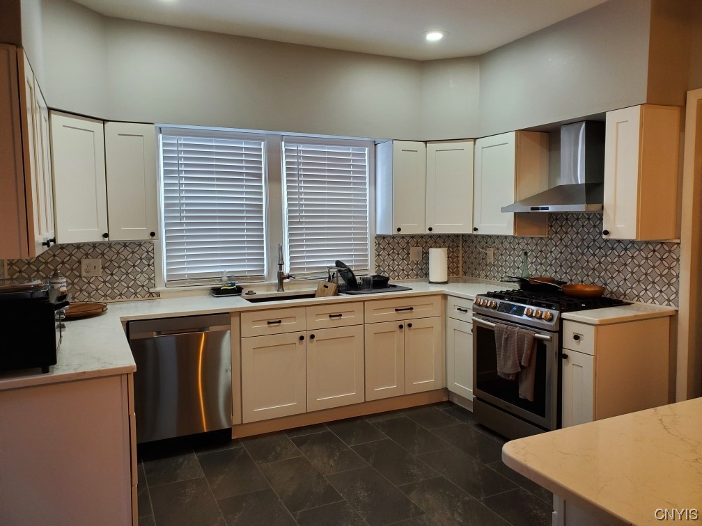 141 Hampton Road Syracuse, NY 13203 - Photo 5 of 22 Kitchen