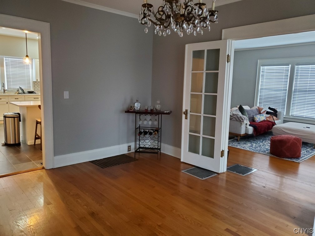 141 Hampton Road Syracuse, NY 13203 - Photo 8 of 22 Dining Room