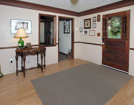 2125 Hulton Road Plum, PA 15147 - Photo 2 of 18 Entry/Foyer. Very private