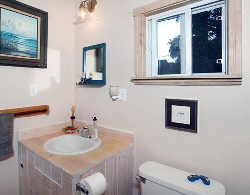 2125 Hulton Road Plum, PA 15147 - Photo 16 of 18 Full Bath.