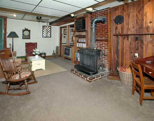 2125 Hulton Road Plum, PA 15147 - Photo 8 of 18 Family Room.