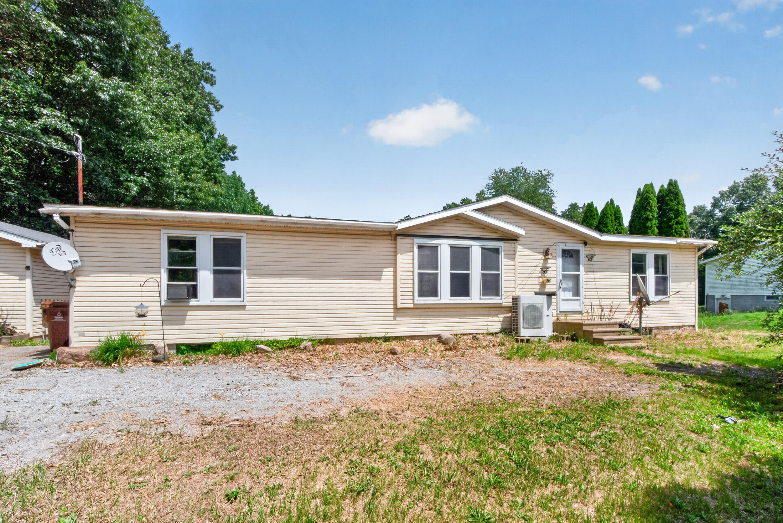 6455 Jordan Road Jackson, MI 49201 - Photo 3 of 39 2_6455 jordan rd jackson mi - 00029