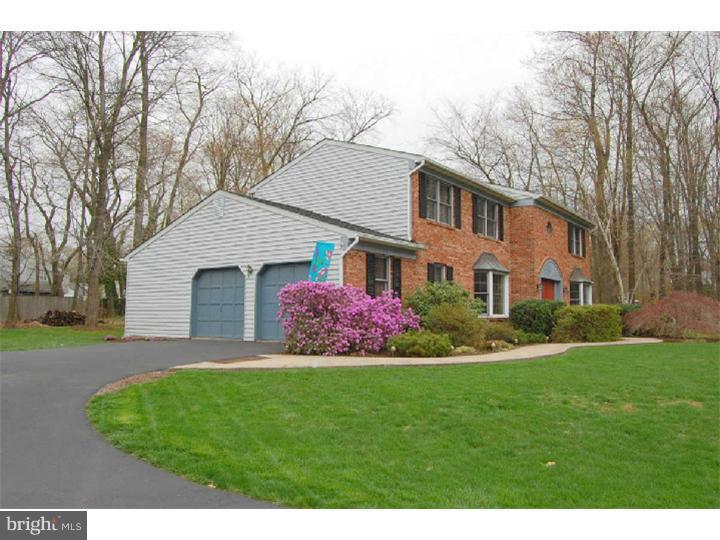 217 Knapp Road Lansdale, PA 19446 - Photo 2 of 24 Front Yard