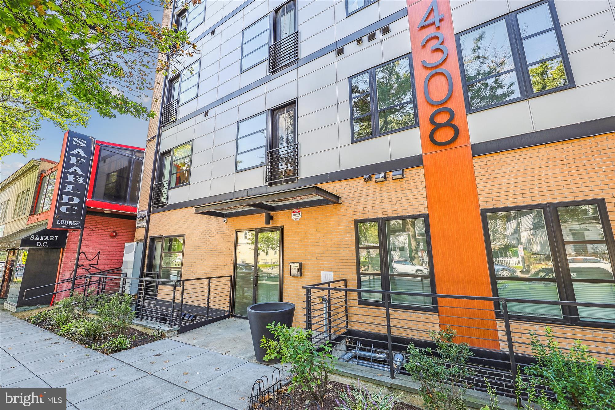 4308 Georgia Avenue Northwest, Unit 502 Washington, DC 20011 - Photo 3 of 29