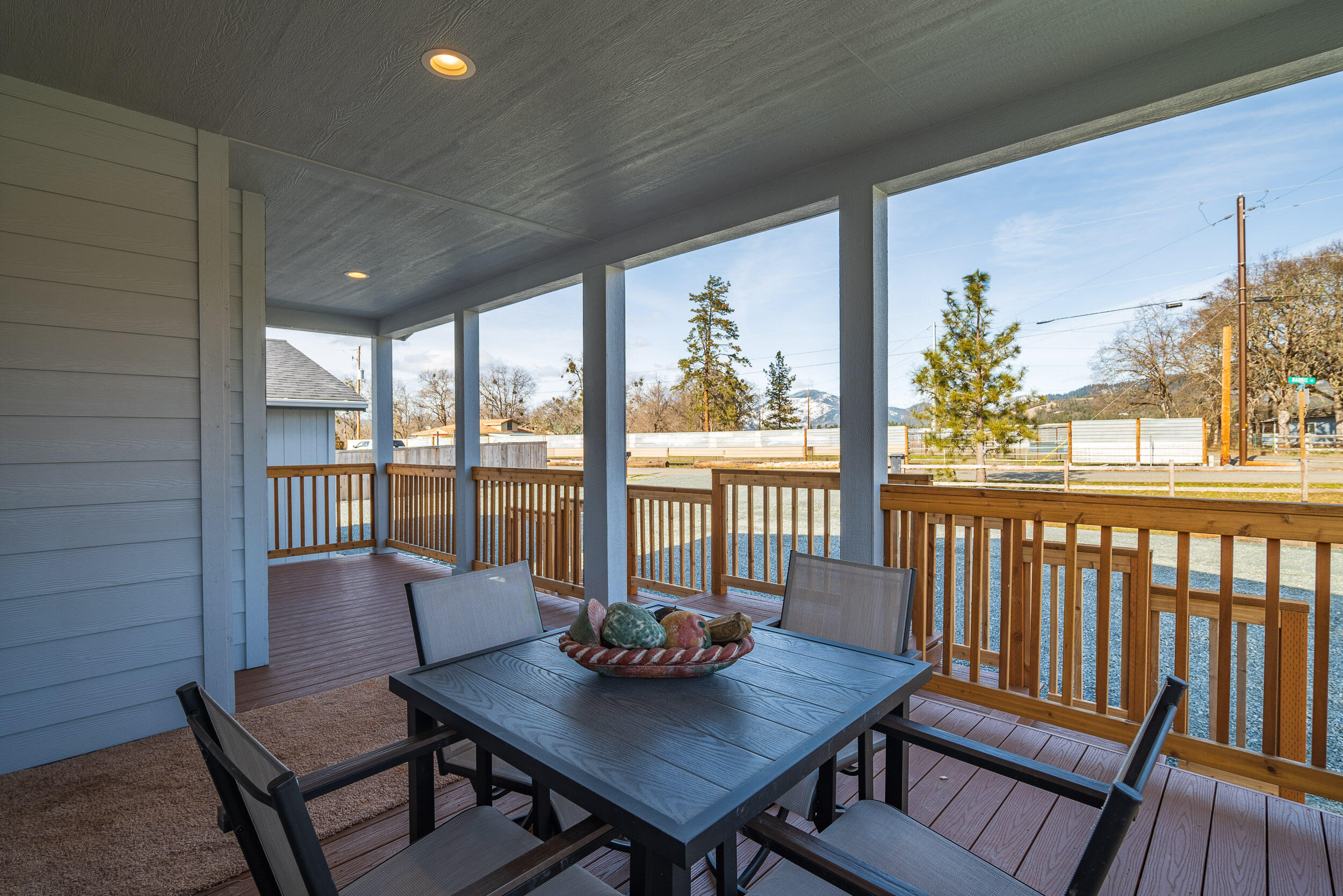 127 Harris Road Grants Pass, OR 97526 - Photo 26 of 37 127HarrisRd-030