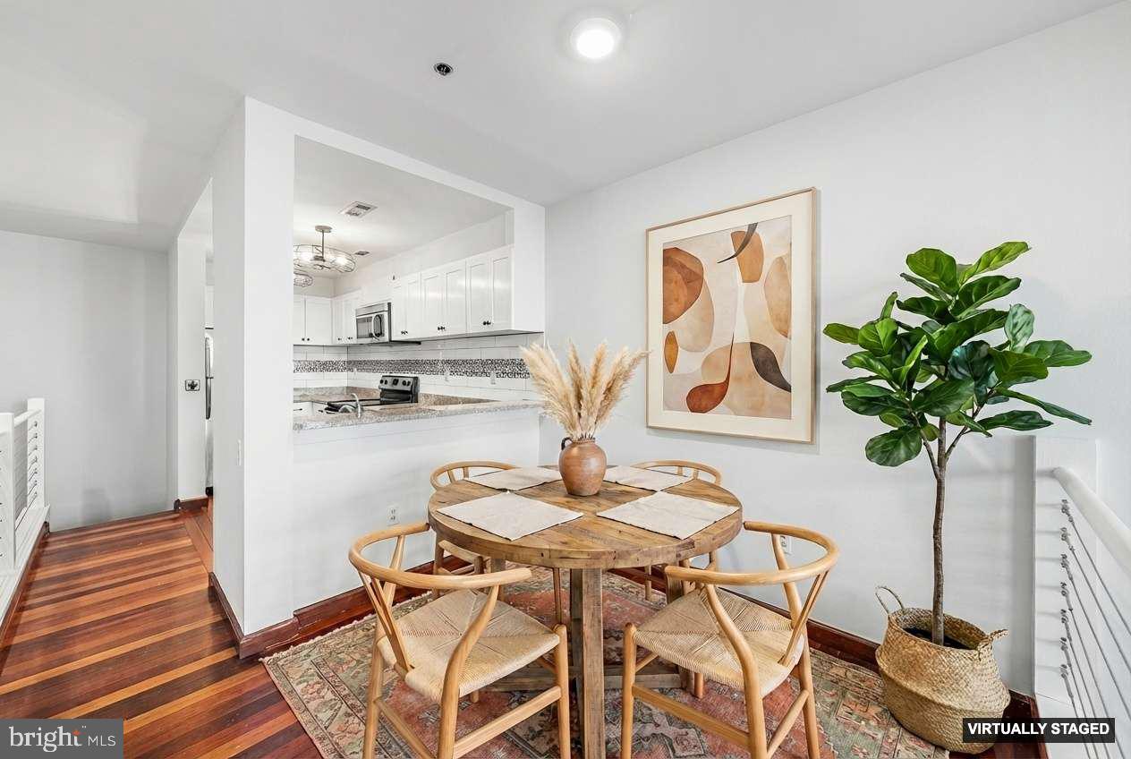 315 New Street, Unit 614 Philadelphia, PA 19106 - Photo 9 of 34 Designated dining area next to kitchen