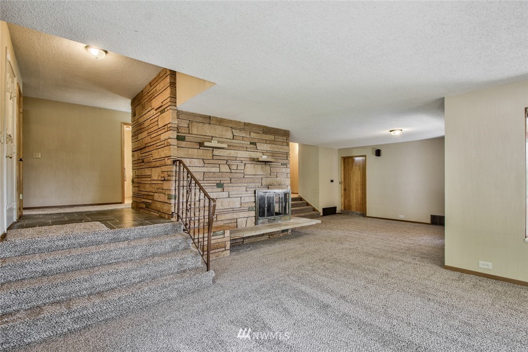16577 Blodgett Road Mount Vernon, WA 98274 - Photo 4 of 24 Gallery Image 4