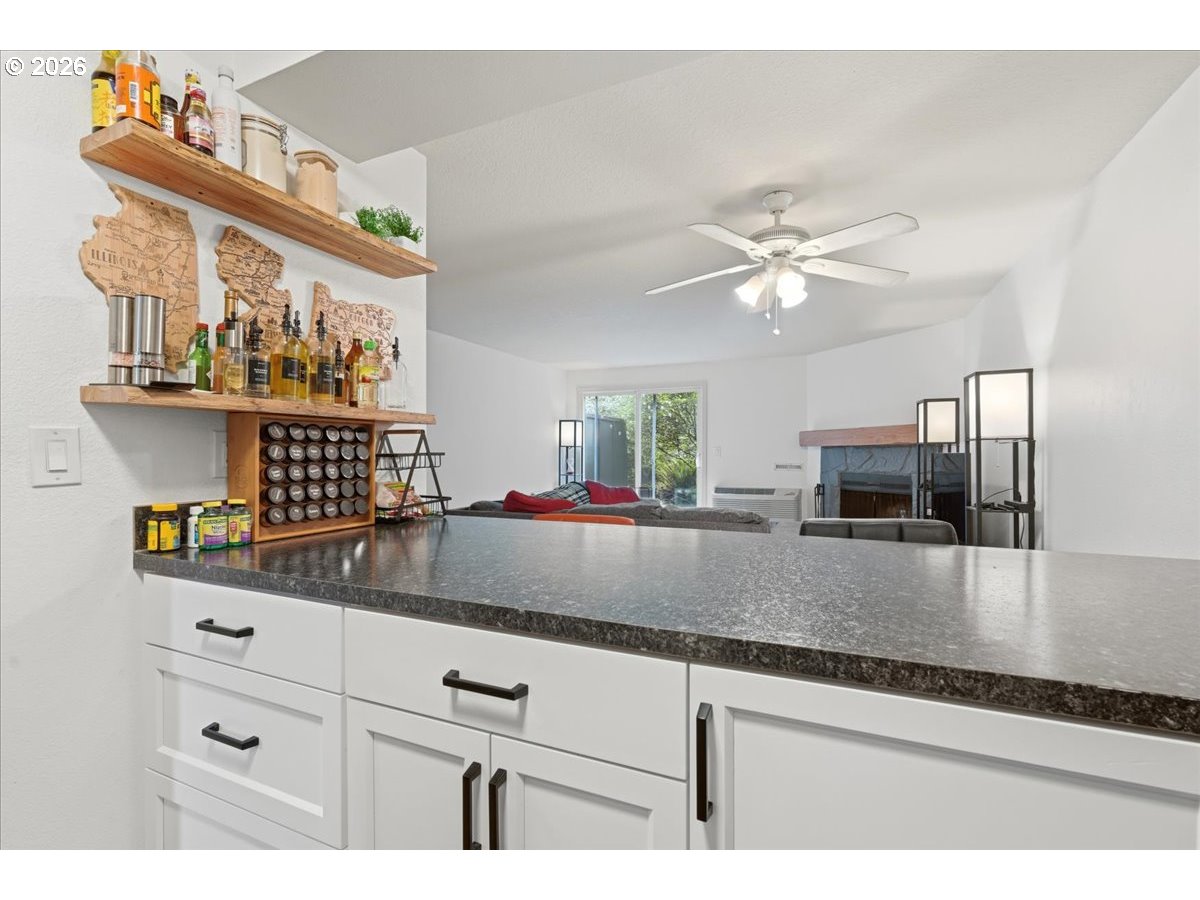 5503 Southwest Multnomah Boulevard Portland, OR 97219 - Photo 8 of 28