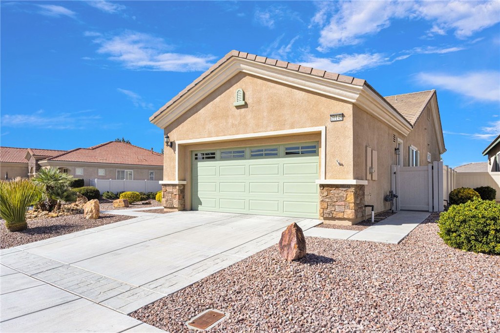 10149 Darby Road Apple Valley, CA 92308 - Photo 4 of 46