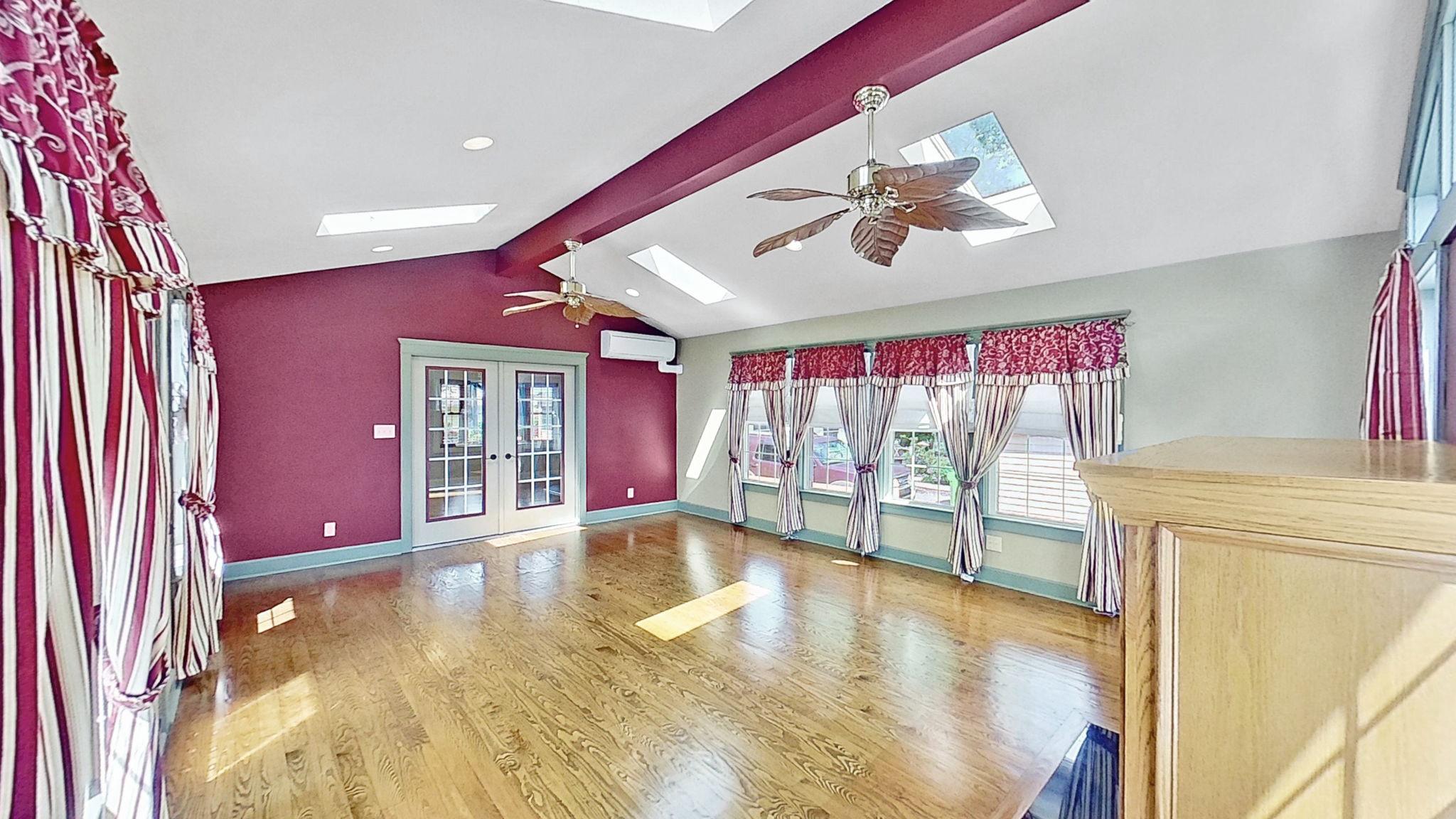 405 Union Street Milton, DE 19968 - Photo 34 of 83 Bright Sunroom could be Great Main Bedroom Retreat
