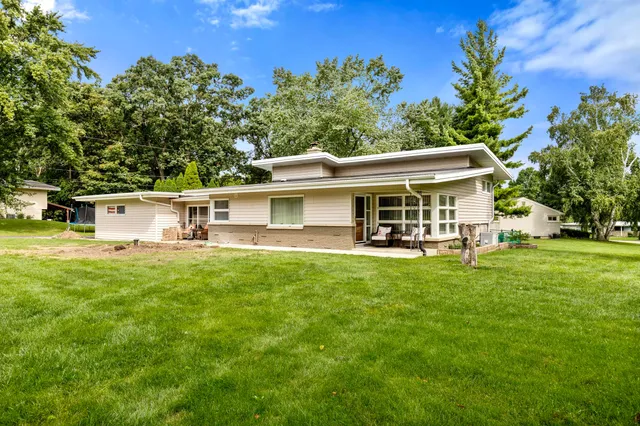 $459,900 | 11310 Haleco Lane, Hales Corners, WI 53130