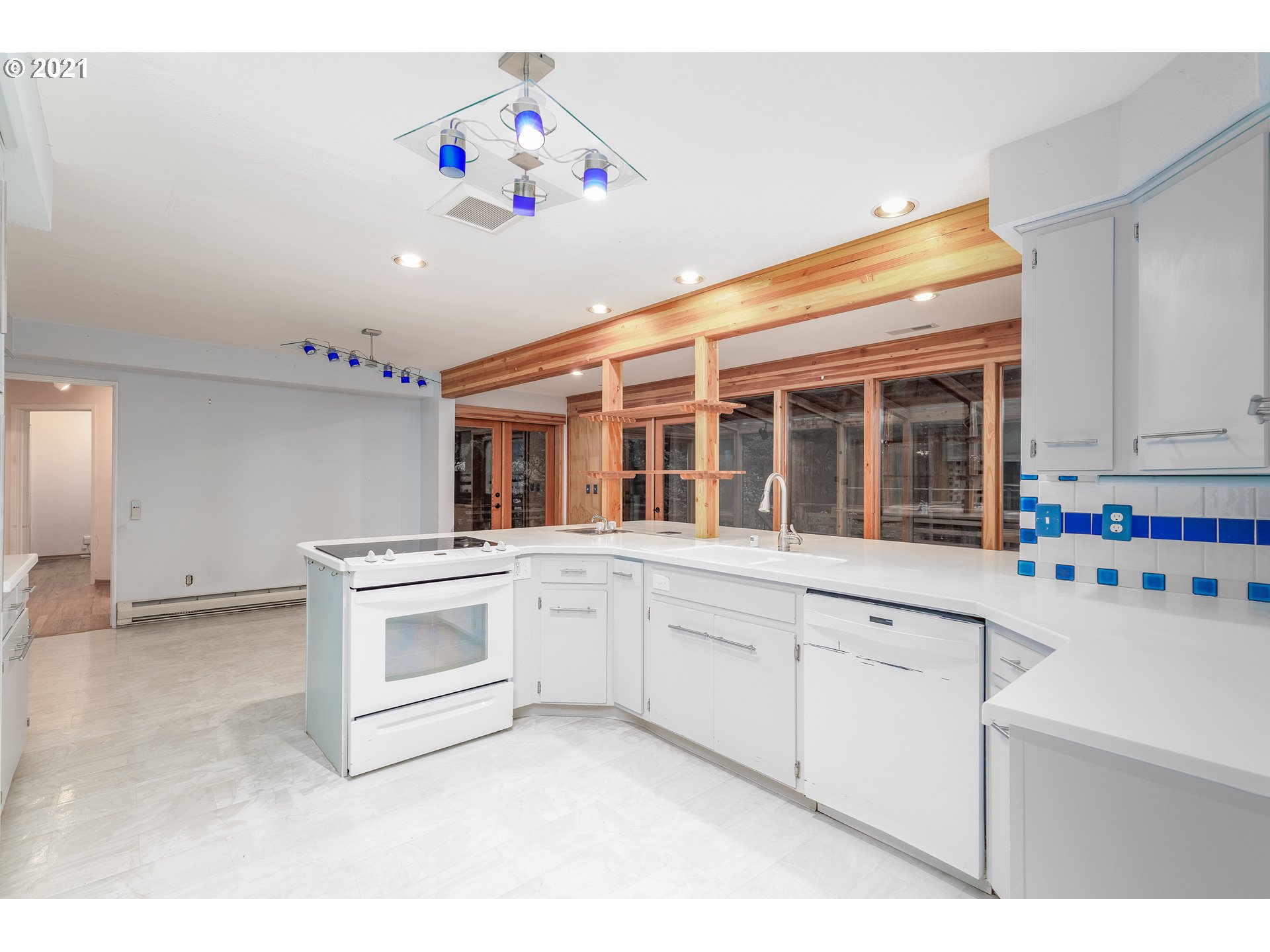 2943 Laurel Road Longview, WA 98632 - Photo 11 of 27 Gallery Image 11