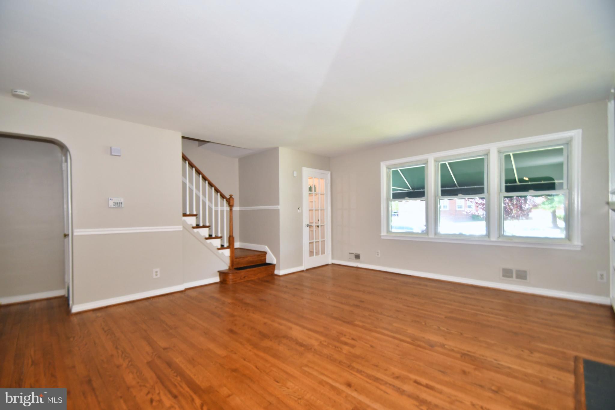 1706 Aberdeen Road Towson, MD 21286 - Photo 4 of 38 Living Room
