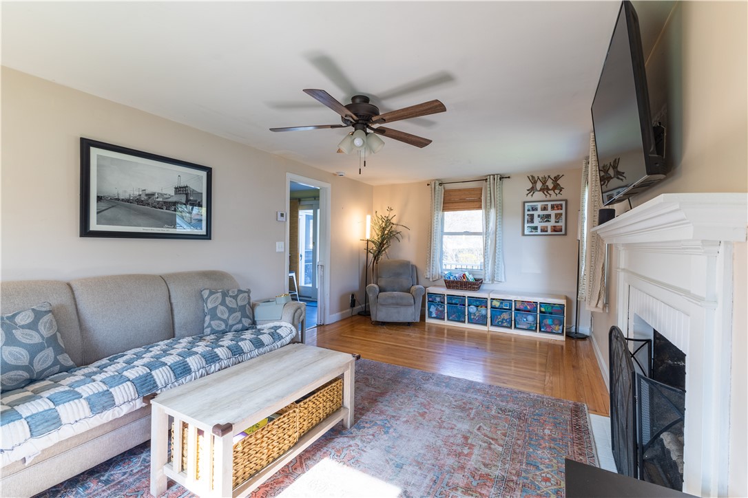 55 Knowles Drive Warwick, RI 02888 - Photo 9 of 28