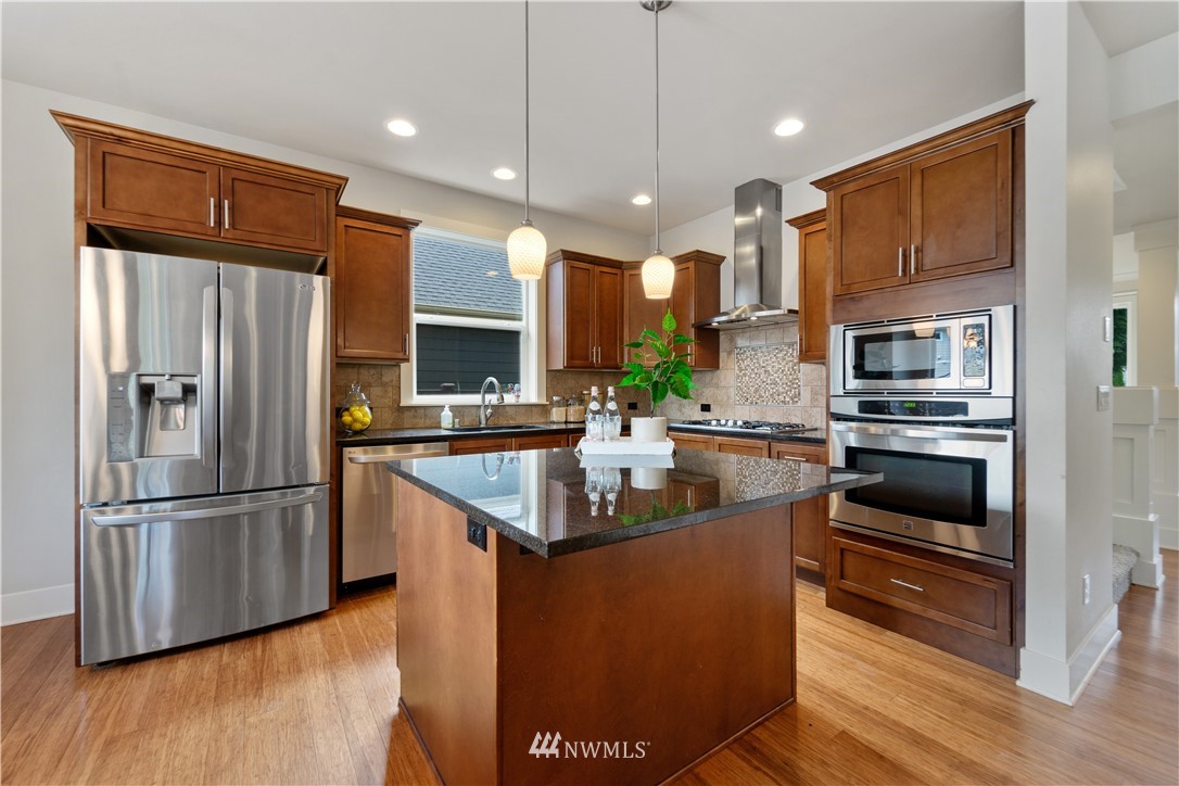 5006 Southeast 2nd Place Renton, WA 98059 - Photo 9 of 30 Gallery Image 9