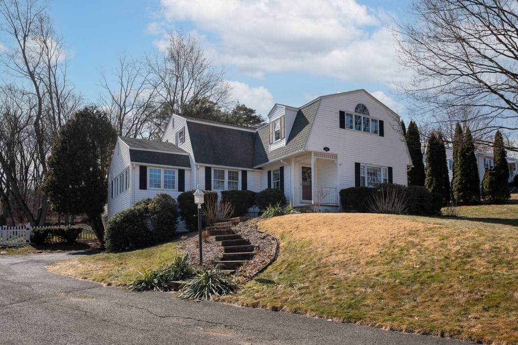 489 Gooseberry Road West Springfield, MA 01089 - Photo 1 of 42 Gallery Image 1