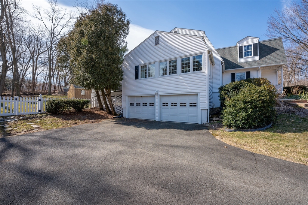 489 Gooseberry Road West Springfield, MA 01089 - Photo 3 of 42 Gallery Image 3
