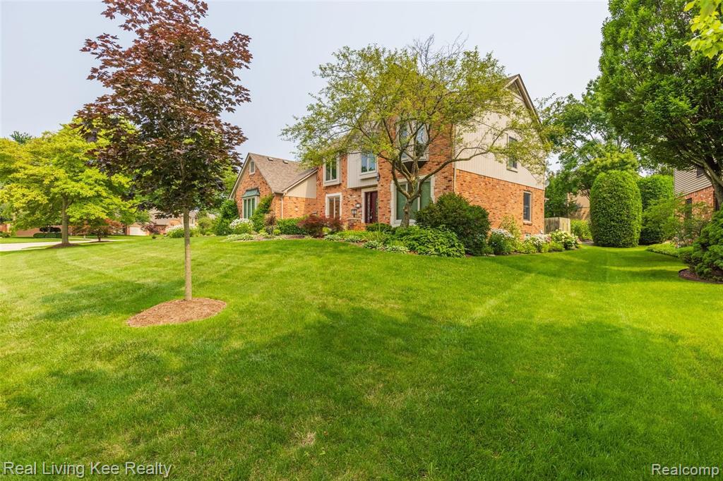 1775 Jason Circle Rochester Hills, MI 48306 - Photo 3 of 44