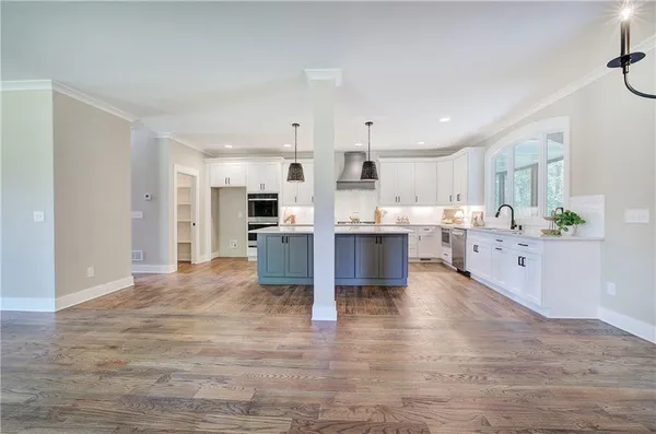 $779,900 | 10 Dove Pointe, Euharlee, GA 30145