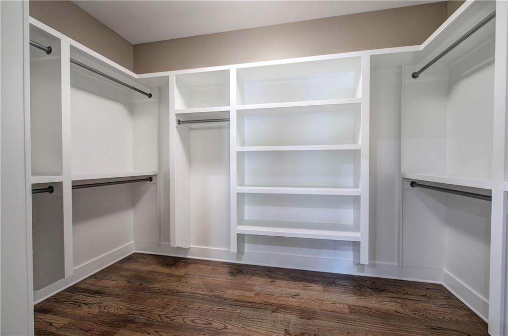 10 Dove Pointe Euharlee, GA 30145 - Photo 30 of 61 a view of an empty walk in closet