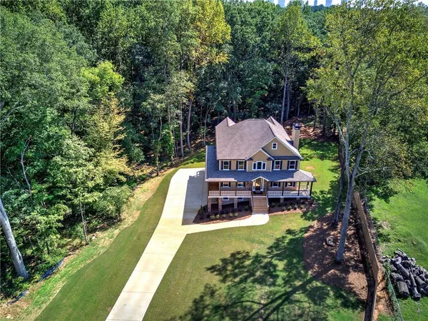 $779,900 | 10 Dove Pointe, Euharlee, GA 30145