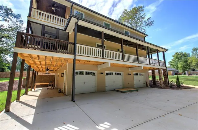 $779,900 | 10 Dove Pointe, Euharlee, GA 30145