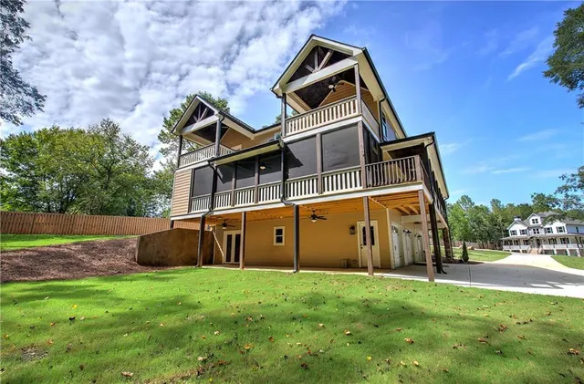 $779,900 | 10 Dove Pointe, Euharlee, GA 30145