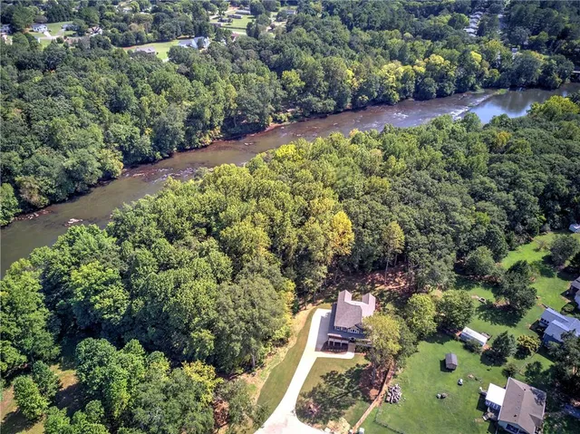 $779,900 | 10 Dove Pointe, Euharlee, GA 30145