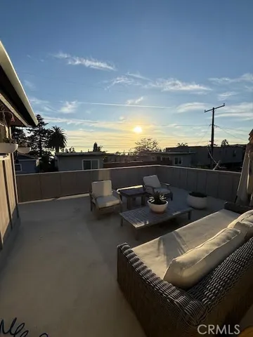 $7,995 | 377 Magnolia Drive, Laguna Beach, CA 92651