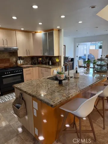 $7,995 | 377 Magnolia Drive, Laguna Beach, CA 92651