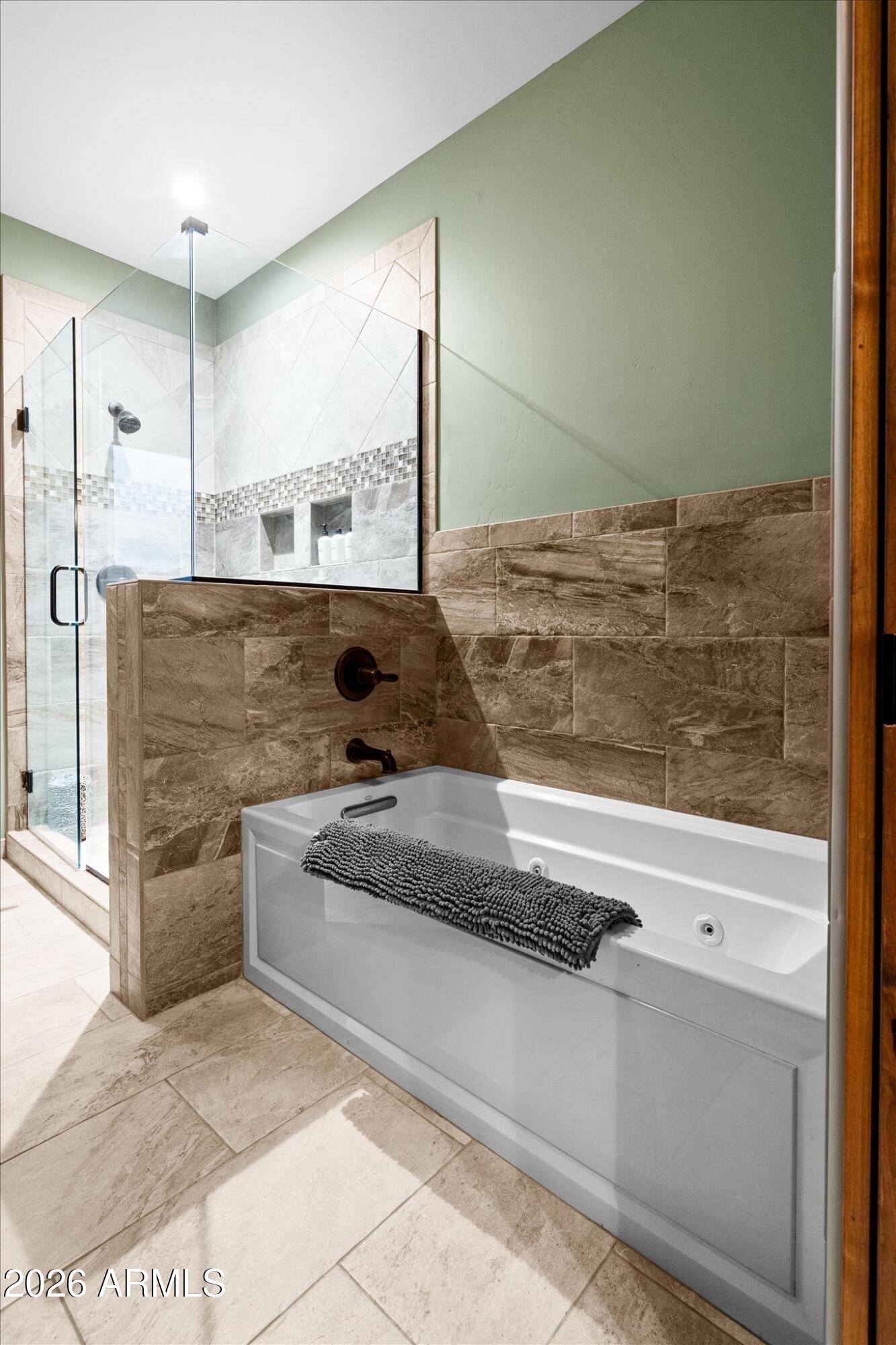 32 Susan Way Sedona, AZ 86336 - Photo 20 of 41 Primary Bath