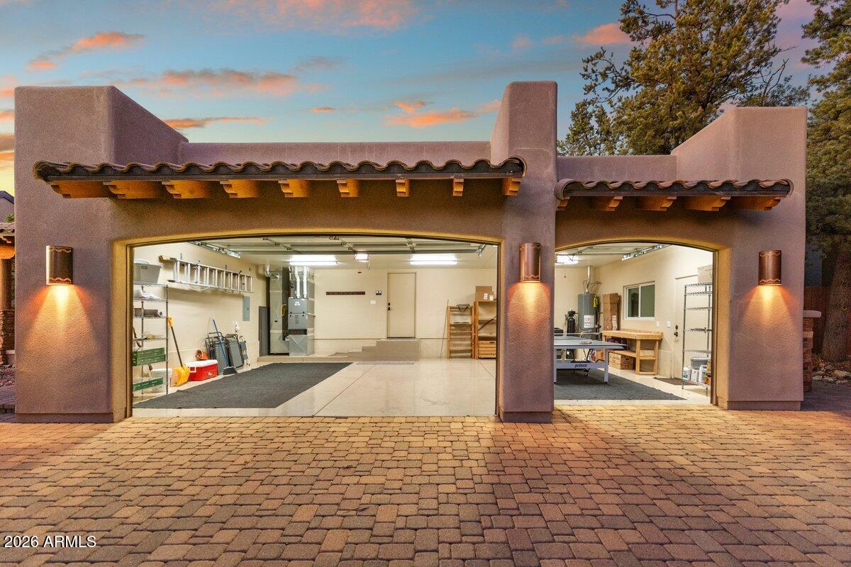 32 Susan Way Sedona, AZ 86336 - Photo 5 of 41 Garage