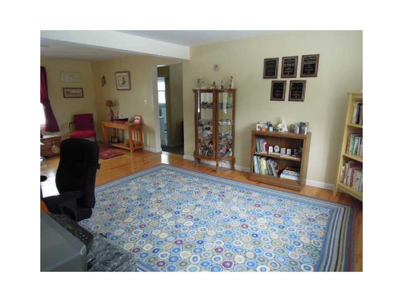 106 Mills Road Kennebunkport, ME 04046 - Photo 13 of 23 Den/Family/Great Room.