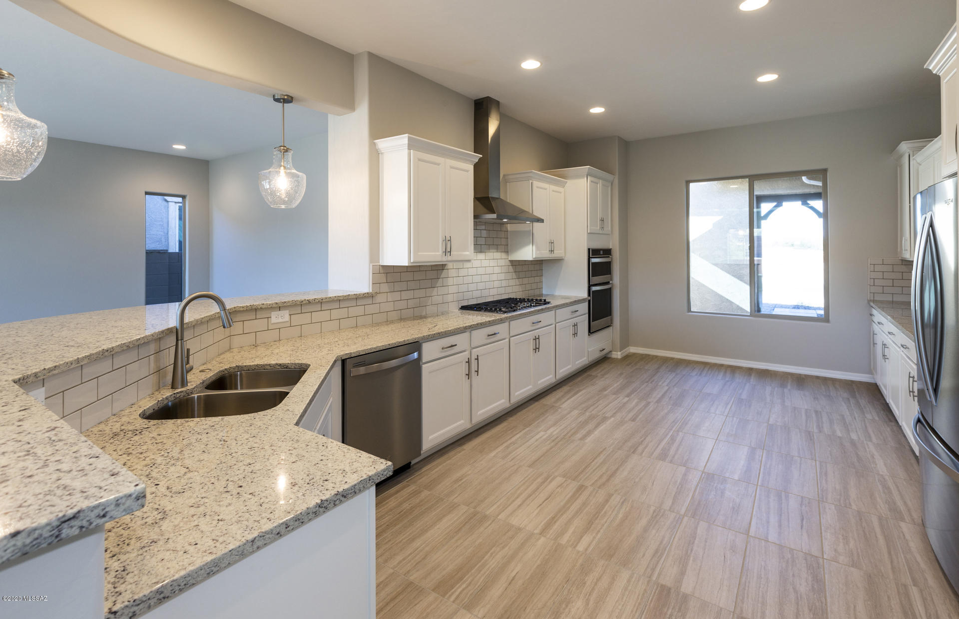 732 East Romsdalen Road Tucson, AZ 85755 - Photo 15 of 36