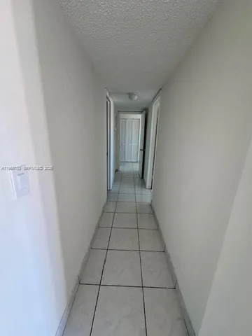 $2,400 | 6130 West 19th Avenue, Unit 305, Hialeah, FL 33012