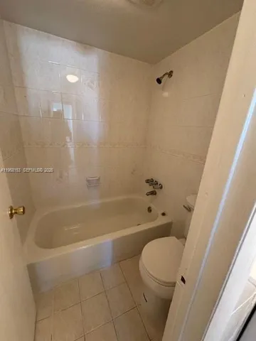 $2,400 | 6130 West 19th Avenue, Unit 305, Hialeah, FL 33012