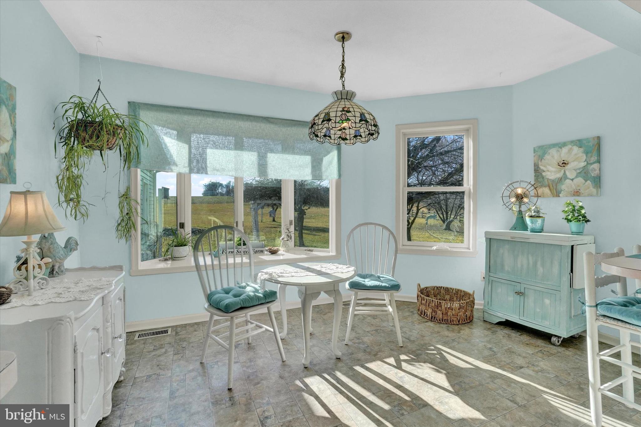 250 Hunt Club Road Fawn Grove, PA 17321 - Photo 11 of 46 Eat in area
