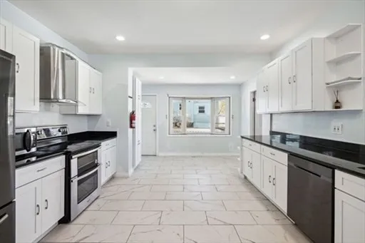 $3,200 | 79 19th Street, Unit A, Lowell, MA 01850